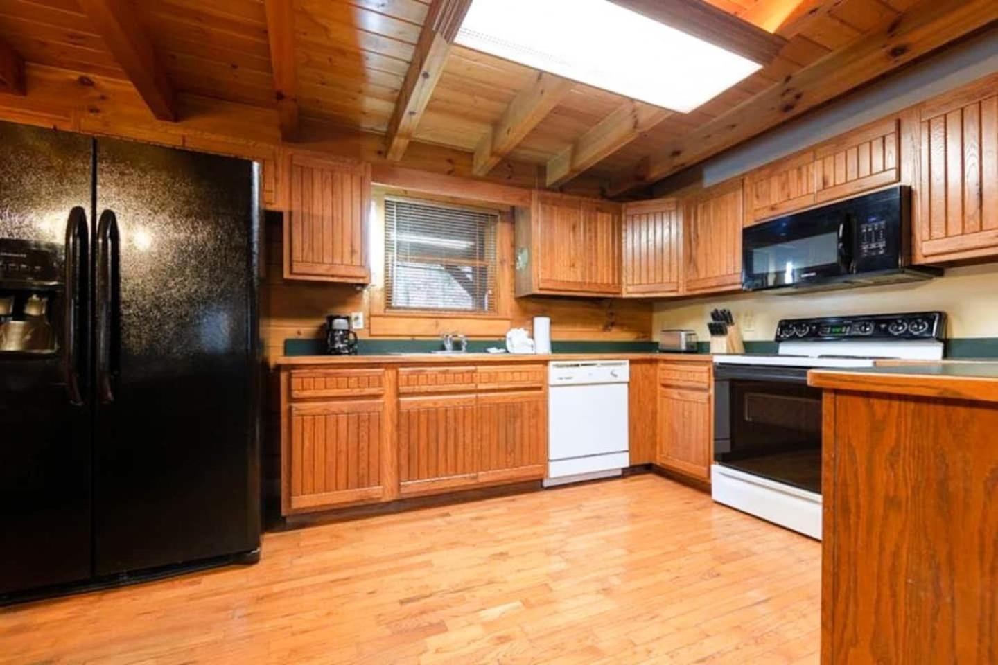 Pigeonforge Cabin Game Roomdog Friendlyhot Tub Pigeon Forge Exterior photo