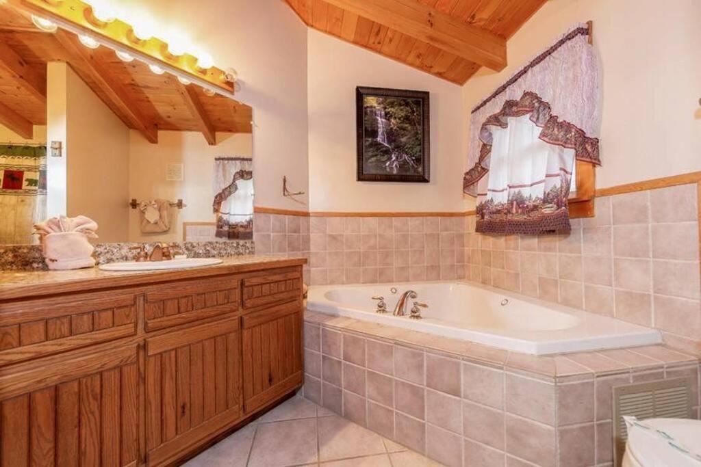 Pigeonforge Cabin Game Roomdog Friendlyhot Tub Pigeon Forge Exterior photo